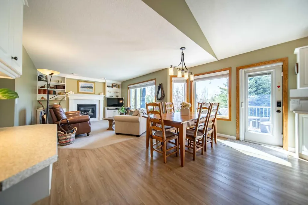 76 Sunset Crescent Okotoks AB T1S 1P5