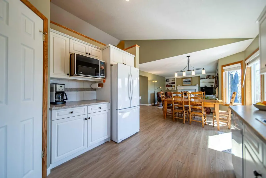 76 Sunset Crescent Okotoks AB T1S 1P5