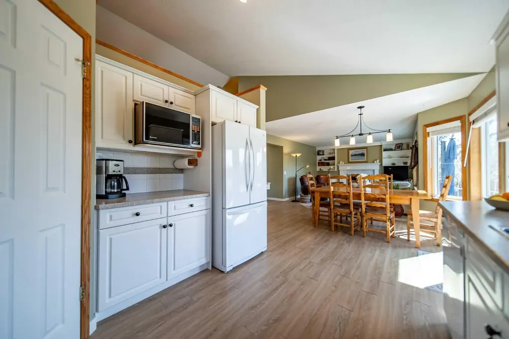 76 Sunset Crescent Okotoks AB T1S 1P5