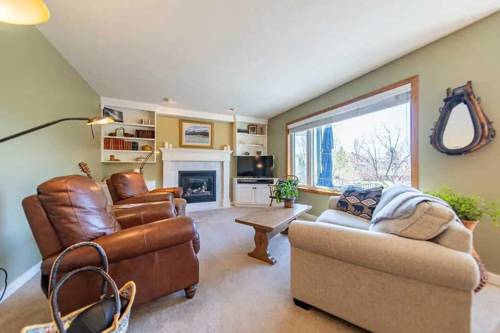 76 Sunset Crescent Okotoks AB T1S 1P5