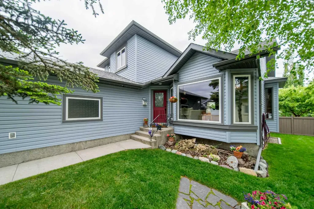 76 Sunset Crescent Okotoks AB T1S 1P5
