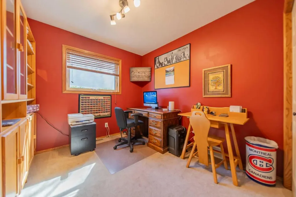 76 Sunset Crescent Okotoks AB T1S 1P5