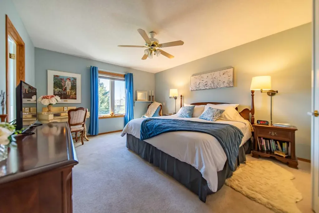 76 Sunset Crescent Okotoks AB T1S 1P5