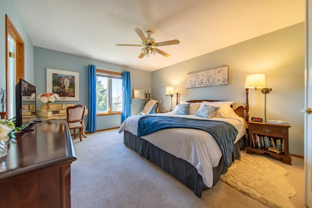 76 Sunset Crescent Okotoks AB T1S 1P5
