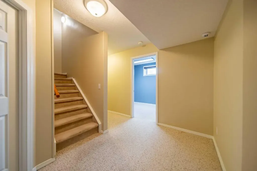 76 Sunset Crescent Okotoks AB T1S 1P5