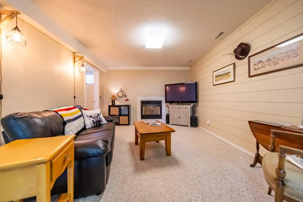 76 Sunset Crescent Okotoks AB T1S 1P5