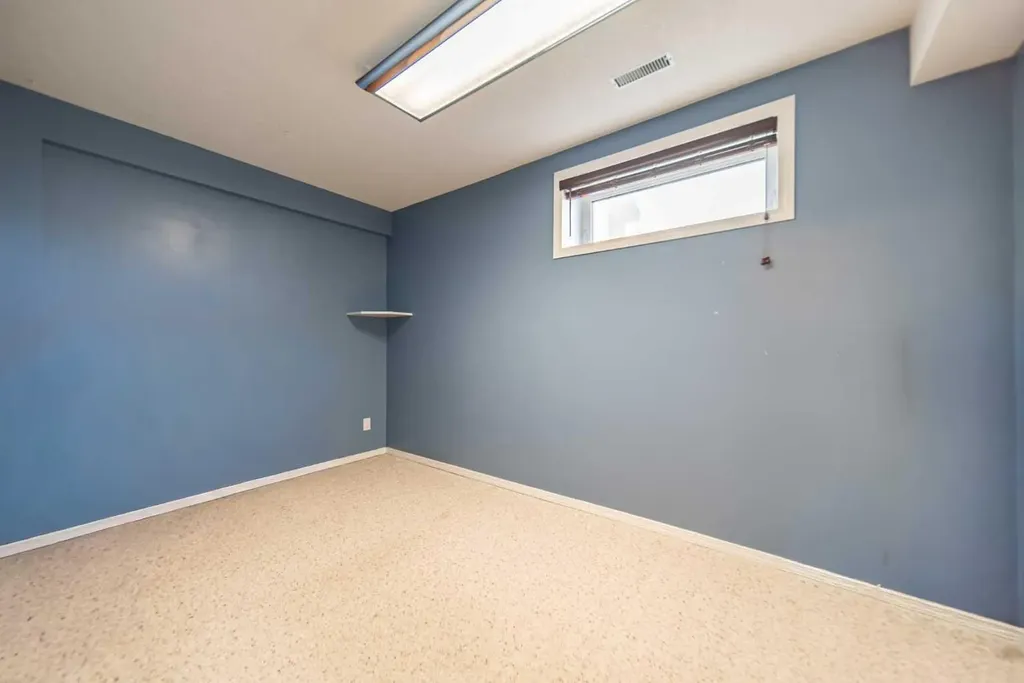 76 Sunset Crescent Okotoks AB T1S 1P5