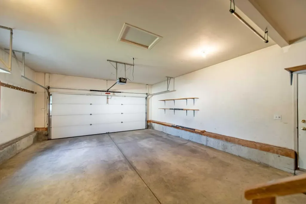 76 Sunset Crescent Okotoks AB T1S 1P5