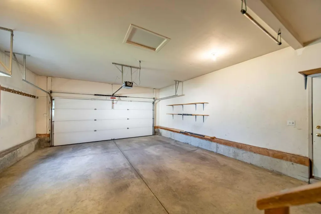 76 Sunset Crescent Okotoks AB T1S 1P5