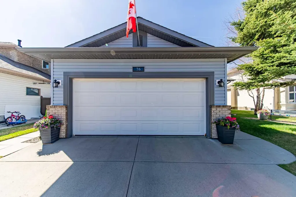 76 Sunset Crescent Okotoks AB T1S 1P5