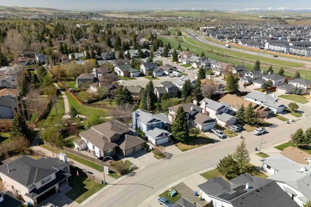 76 Sunset Crescent Okotoks AB T1S 1P5