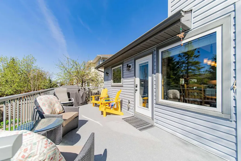76 Sunset Crescent Okotoks AB T1S 1P5