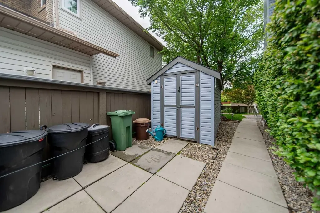 76 Sunset Crescent Okotoks AB T1S 1P5