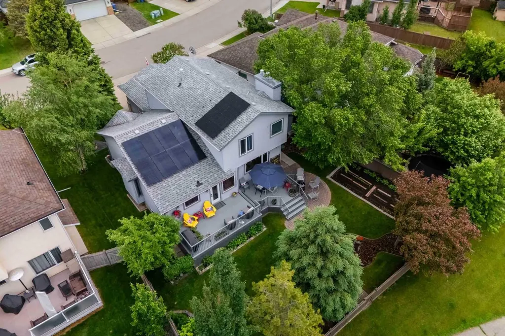 76 Sunset Crescent Okotoks AB T1S 1P5