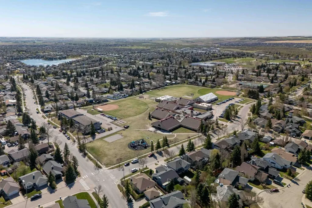 76 Sunset Crescent Okotoks AB T1S 1P5