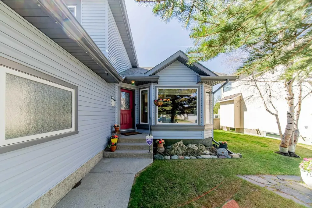 76 Sunset Crescent Okotoks AB T1S 1P5