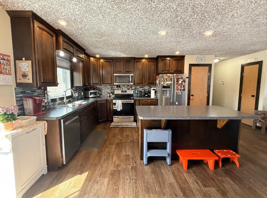 9206 94 Street La Crete AB T0H2H0