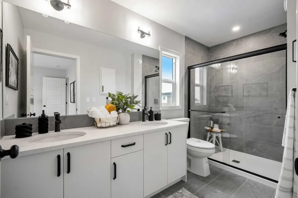 541 Bridgeport Street Chestermere AB T1X 3E1