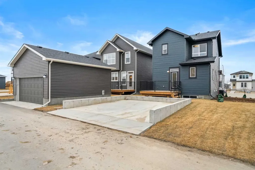 541 Bridgeport Street Chestermere AB T1X 3E1