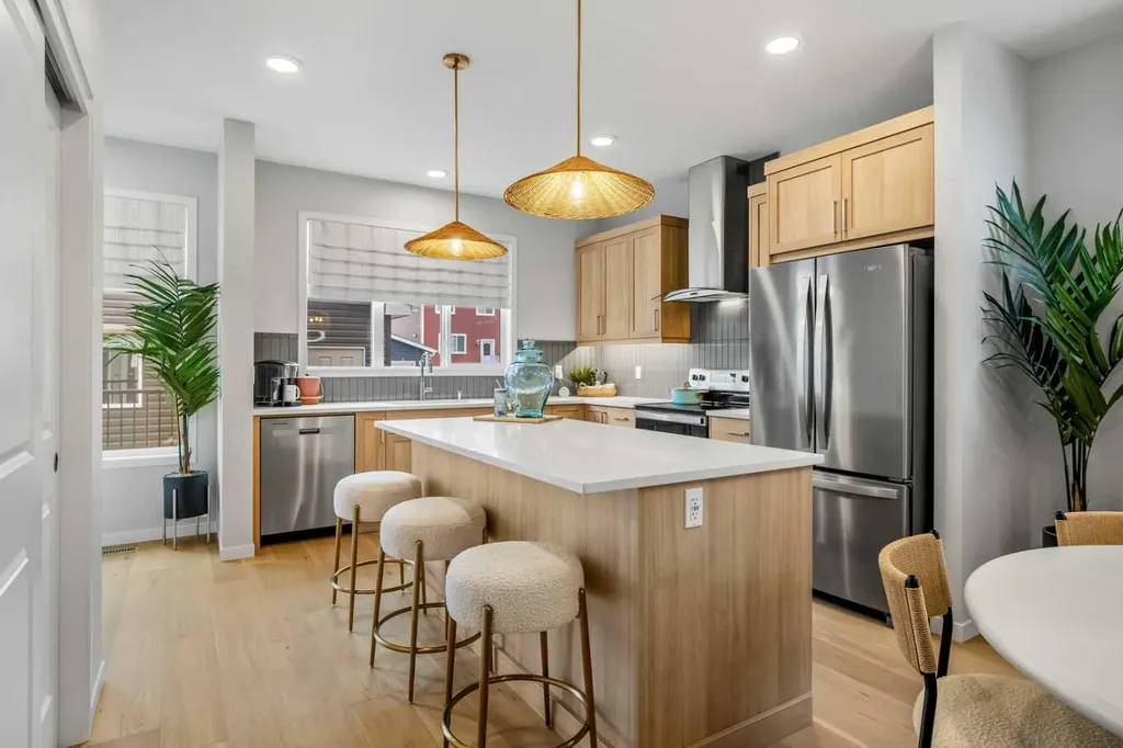 545 Bridgeport Street Chestermere AB T1X 3E1
