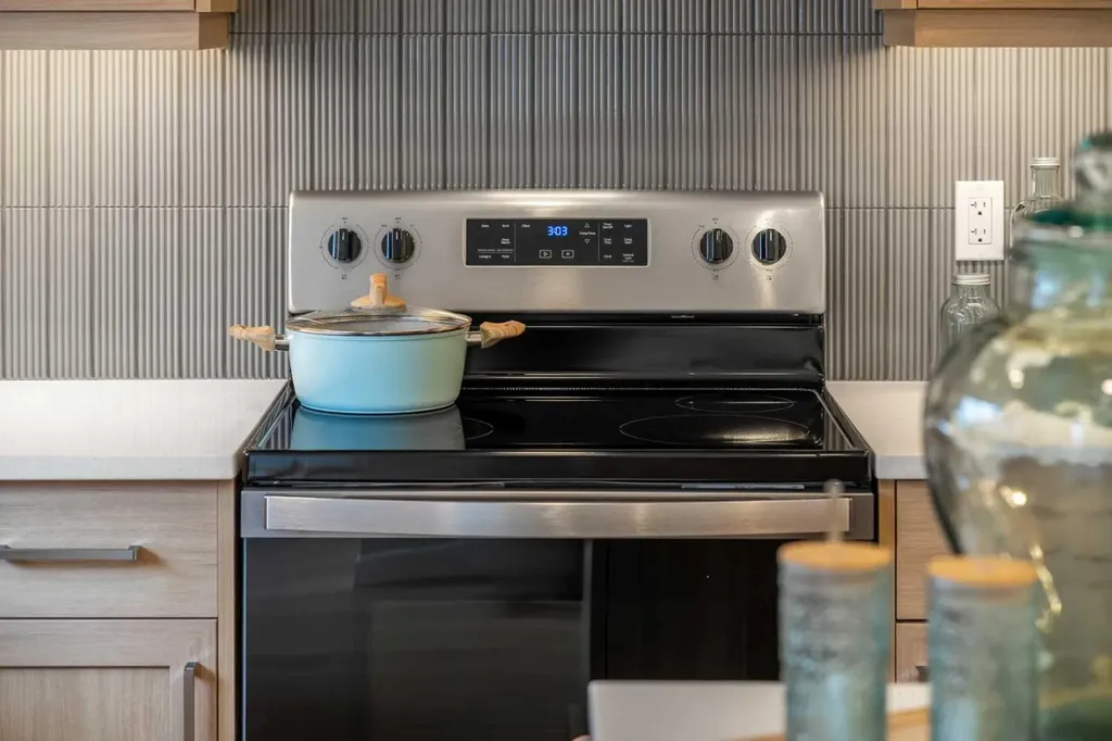 545 Bridgeport Street Chestermere AB T1X 3E1