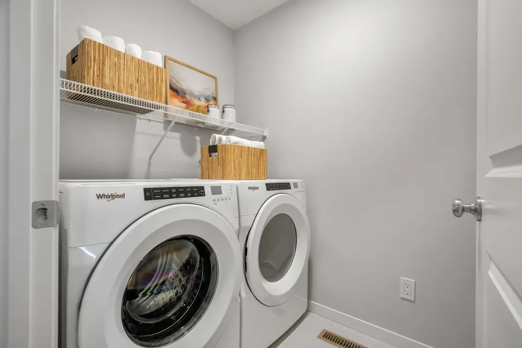 545 Bridgeport Street Chestermere AB T1X 3E1