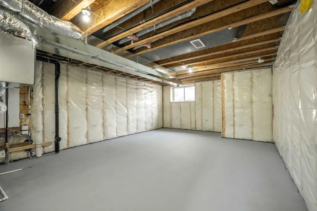 545 Bridgeport Street Chestermere AB T1X 3E1