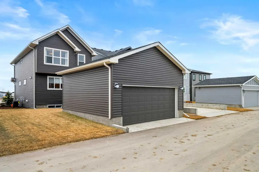 545 Bridgeport Street Chestermere AB T1X 3E1