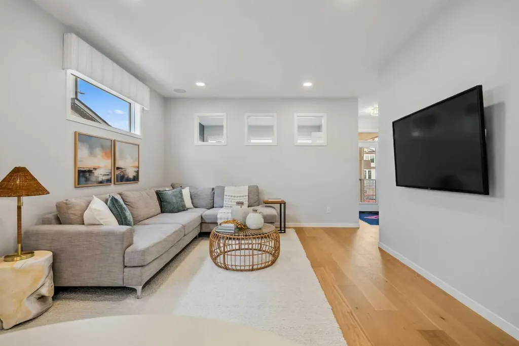 545 Bridgeport Street Chestermere AB T1X 3E1