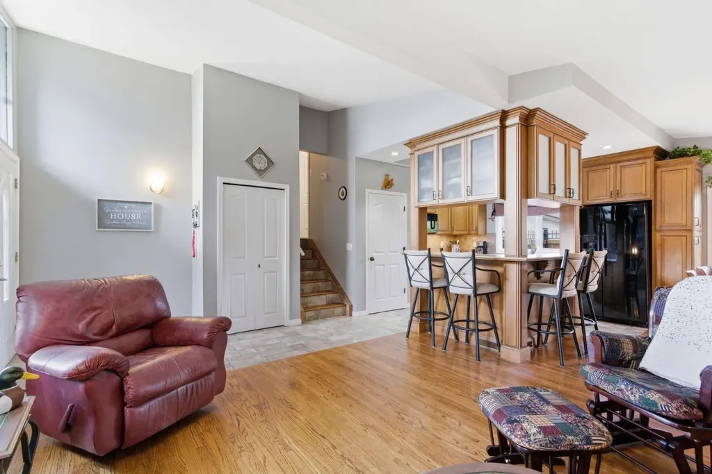 5012 Valiant Drive NW Calgary AB T3A 0Y5