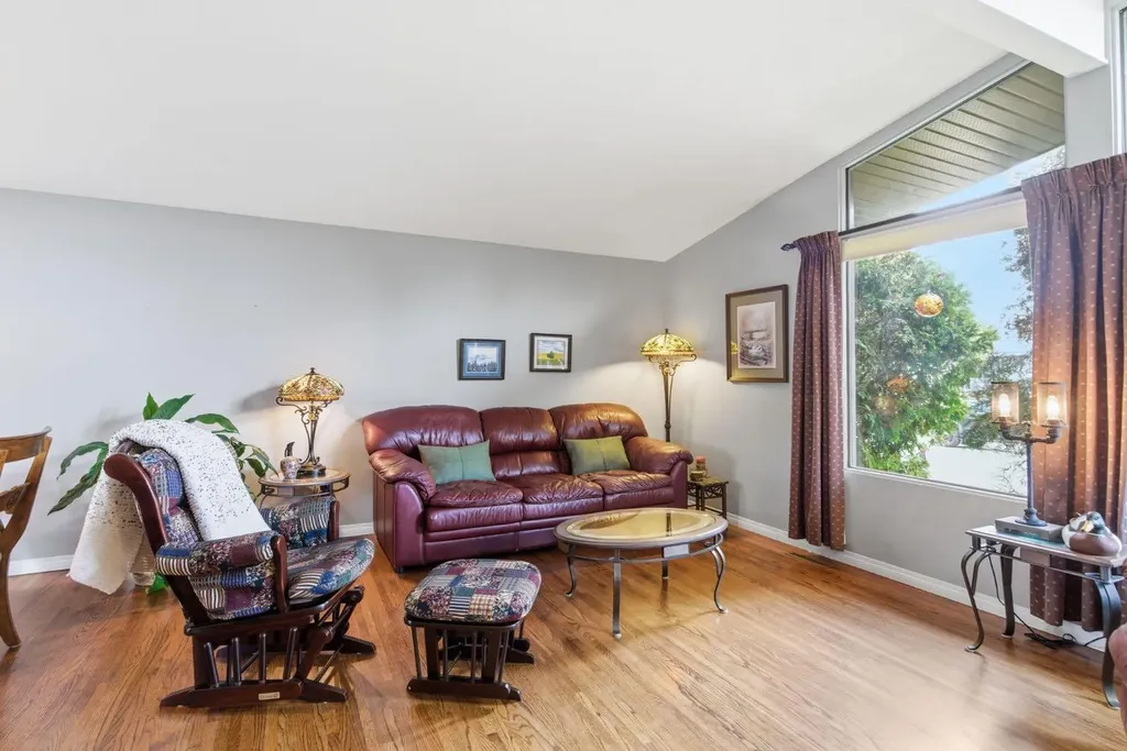 5012 Valiant Drive NW Calgary AB T3A 0Y5