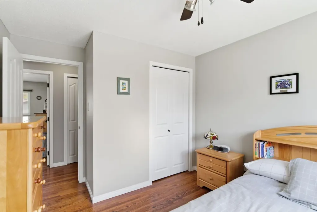 5012 Valiant Drive NW Calgary AB T3A 0Y5