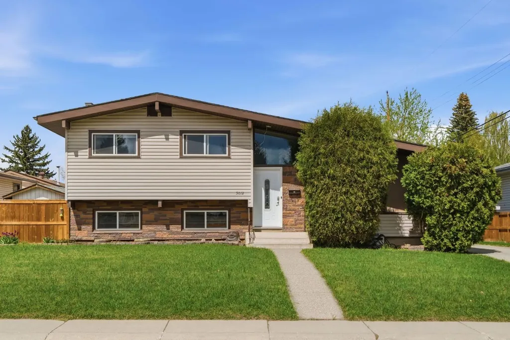 5012 Valiant Drive NW Calgary AB T3A 0Y5