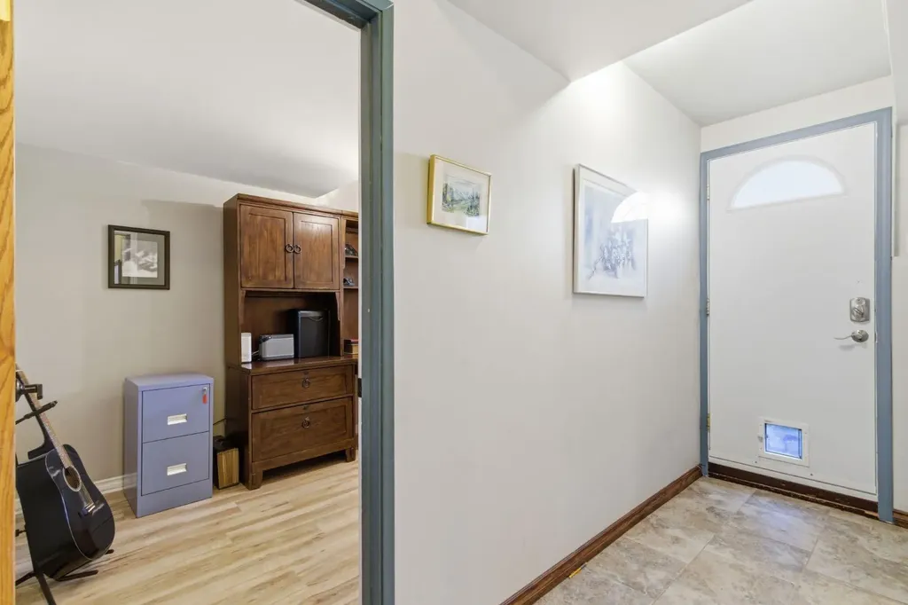 5012 Valiant Drive NW Calgary AB T3A 0Y5