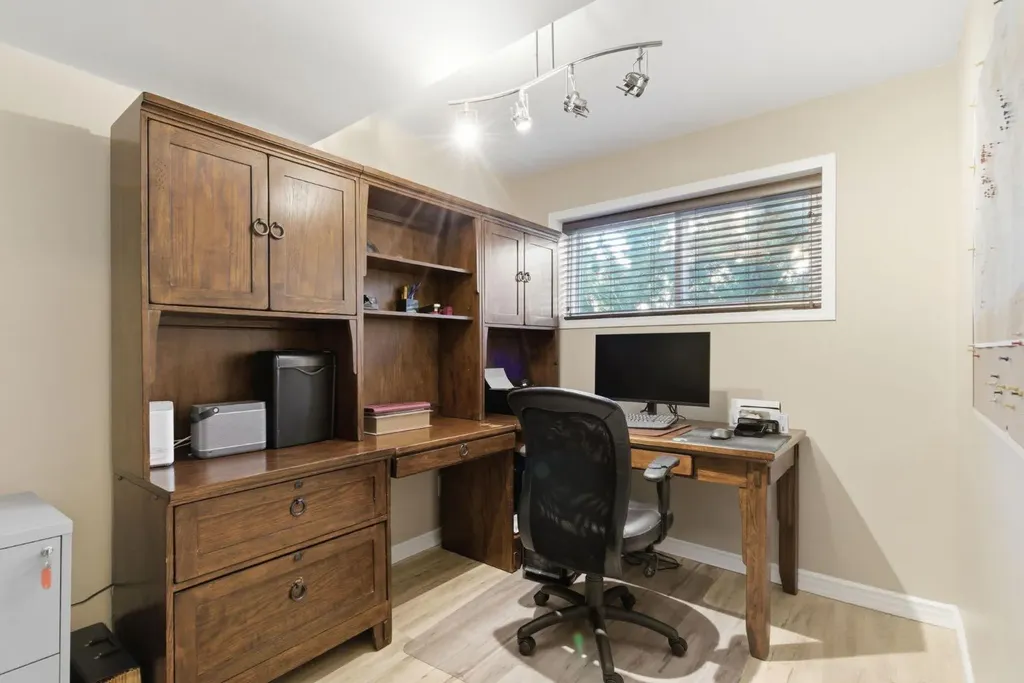 5012 Valiant Drive NW Calgary AB T3A 0Y5