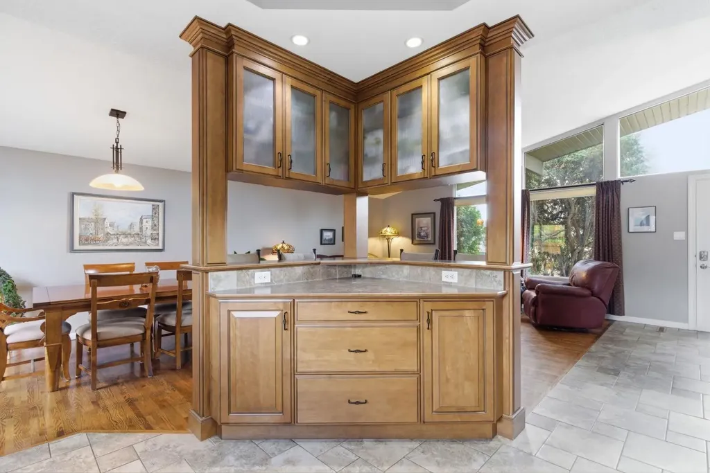 5012 Valiant Drive NW Calgary AB T3A 0Y5