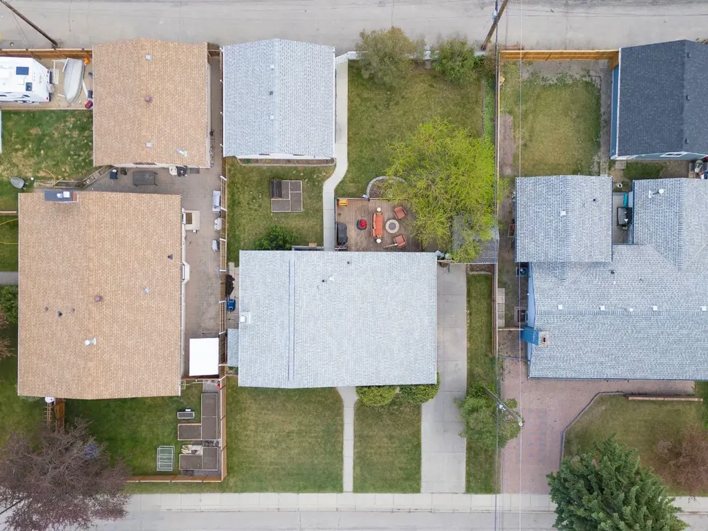 5012 Valiant Drive NW Calgary AB T3A 0Y5