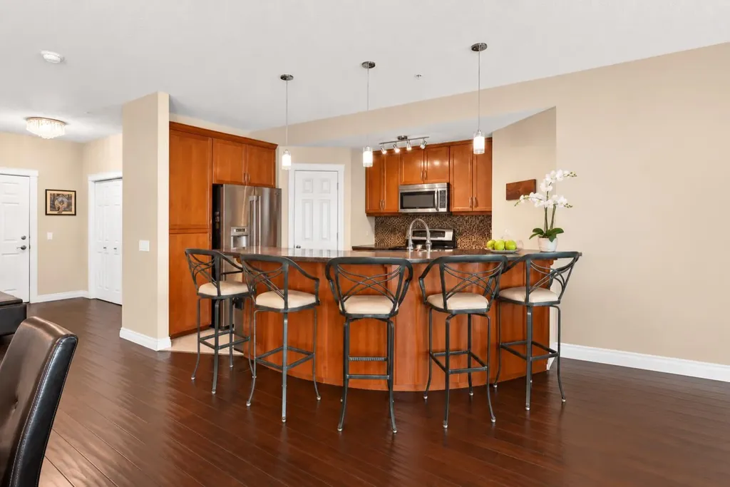 14 Hemlock Crescent SW Calgary AB T3C 2Z1