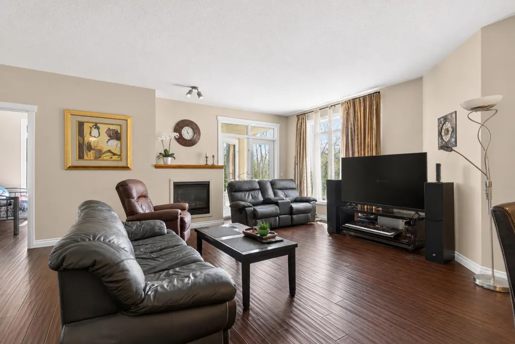 14 Hemlock Crescent SW Calgary AB T3C 2Z1