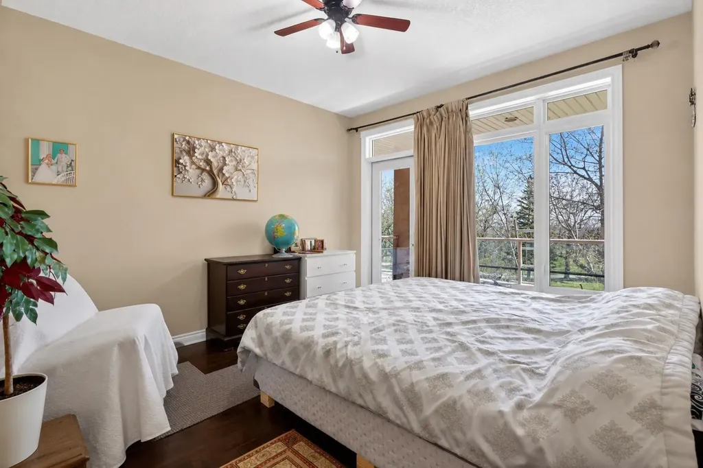 14 Hemlock Crescent SW Calgary AB T3C 2Z1