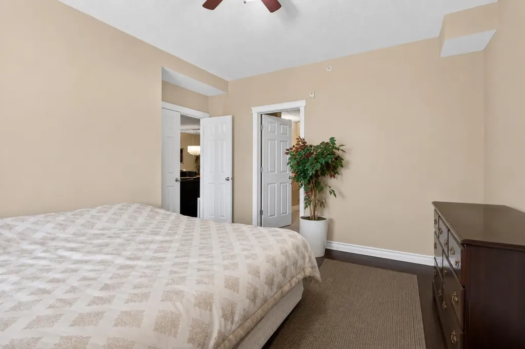 14 Hemlock Crescent SW Calgary AB T3C 2Z1