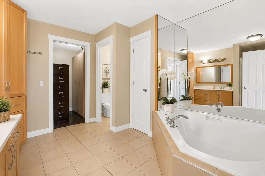 14 Hemlock Crescent SW Calgary AB T3C 2Z1