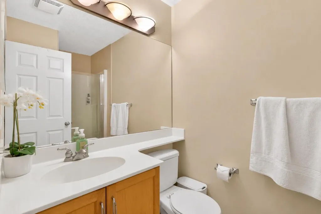 14 Hemlock Crescent SW Calgary AB T3C 2Z1