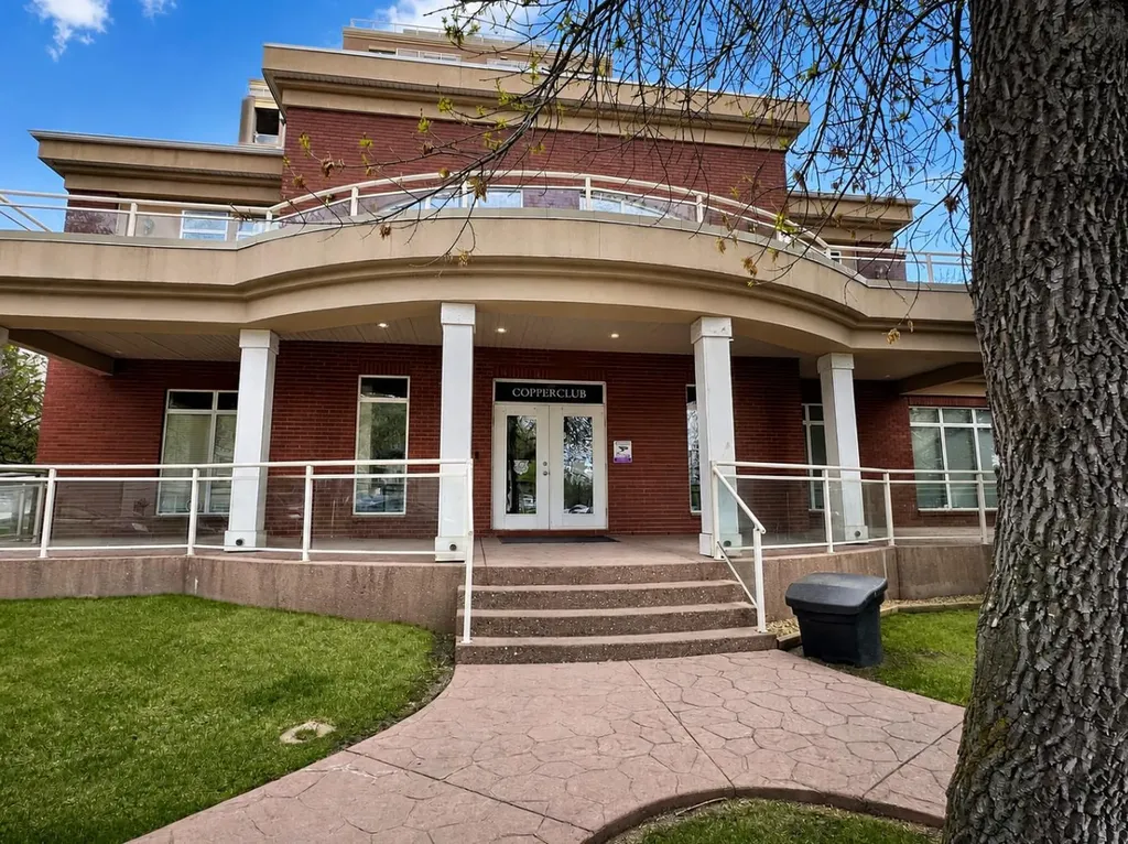 14 Hemlock Crescent SW Calgary AB T3C 2Z1