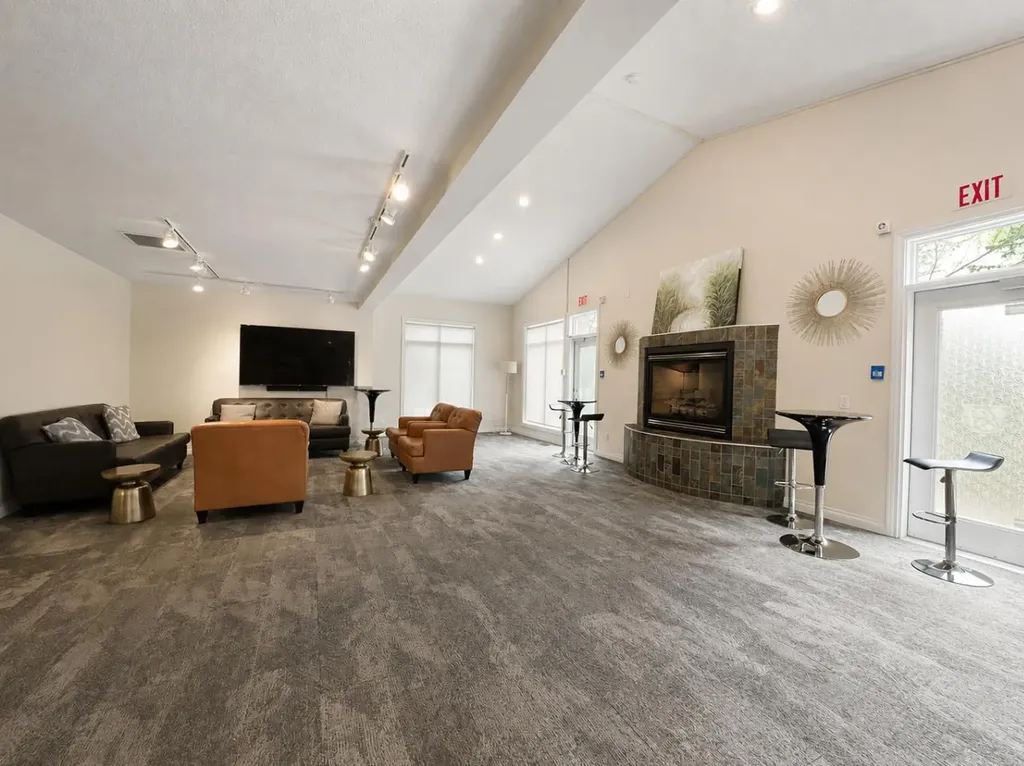 14 Hemlock Crescent SW Calgary AB T3C 2Z1