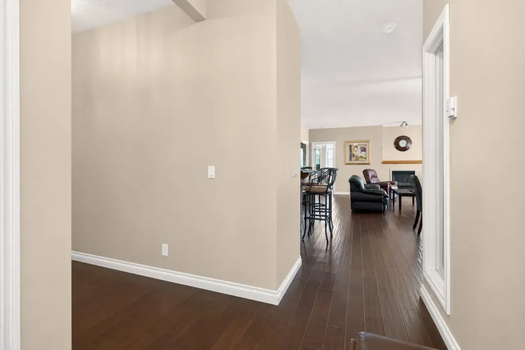 14 Hemlock Crescent SW Calgary AB T3C 2Z1