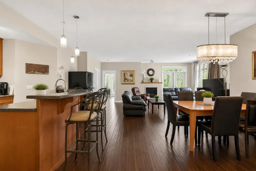 14 Hemlock Crescent SW Calgary AB T3C 2Z1