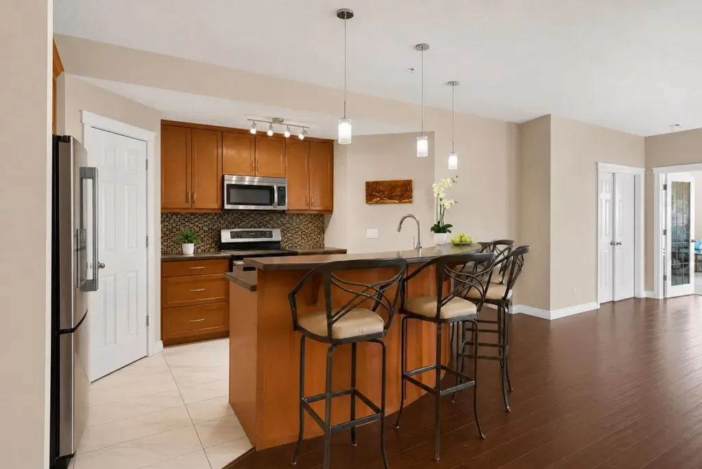 14 Hemlock Crescent SW Calgary AB T3C 2Z1
