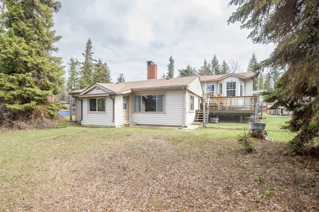2731 6 Street Calling Lake AB T0G 0K0