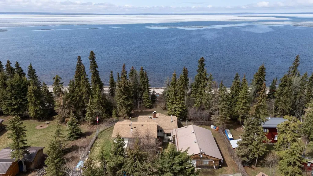 2731 6 Street Calling Lake AB T0G 0K0